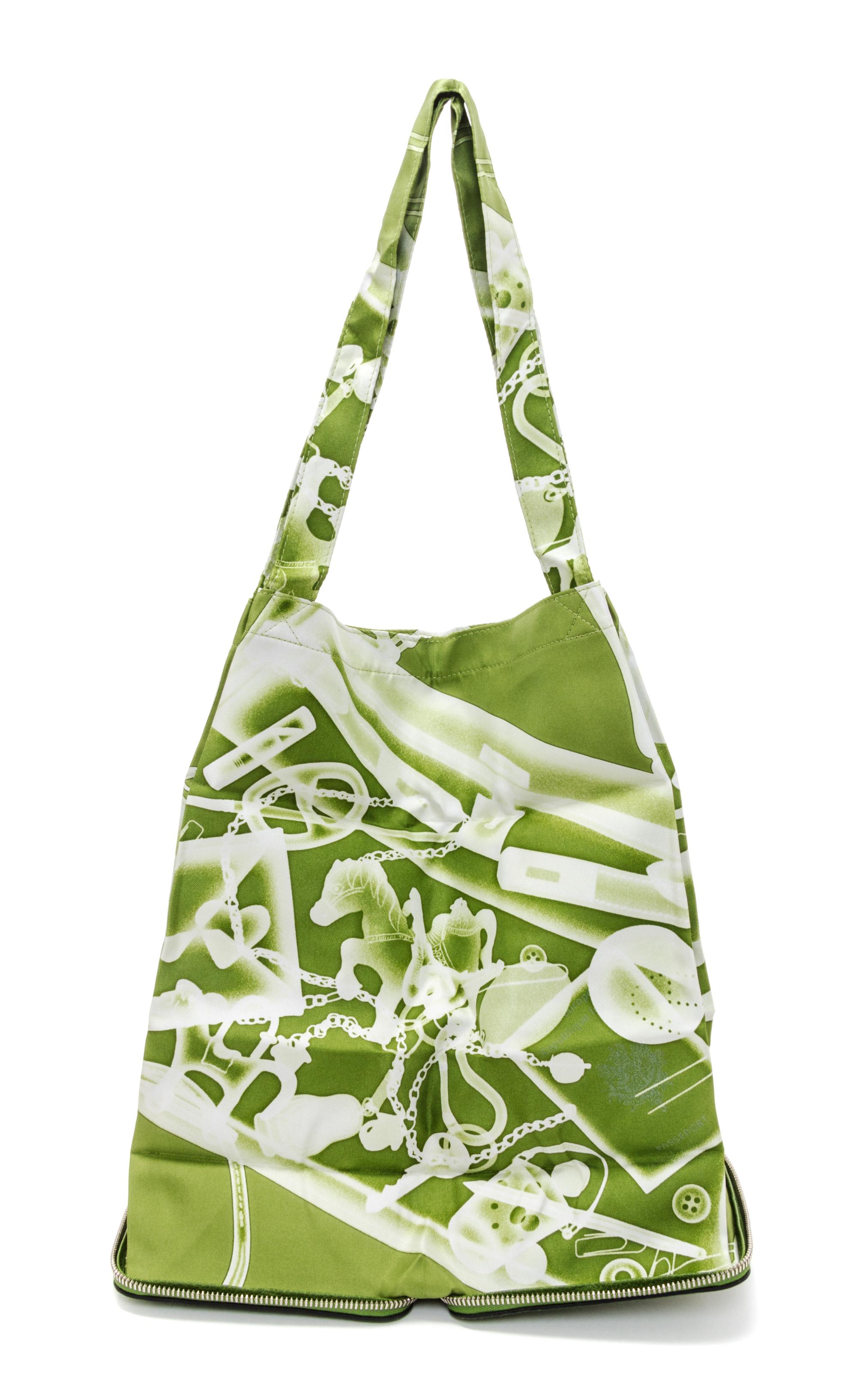 An Hermes Vert Togo Silky Pop Tote, 12" x 11" x 5".