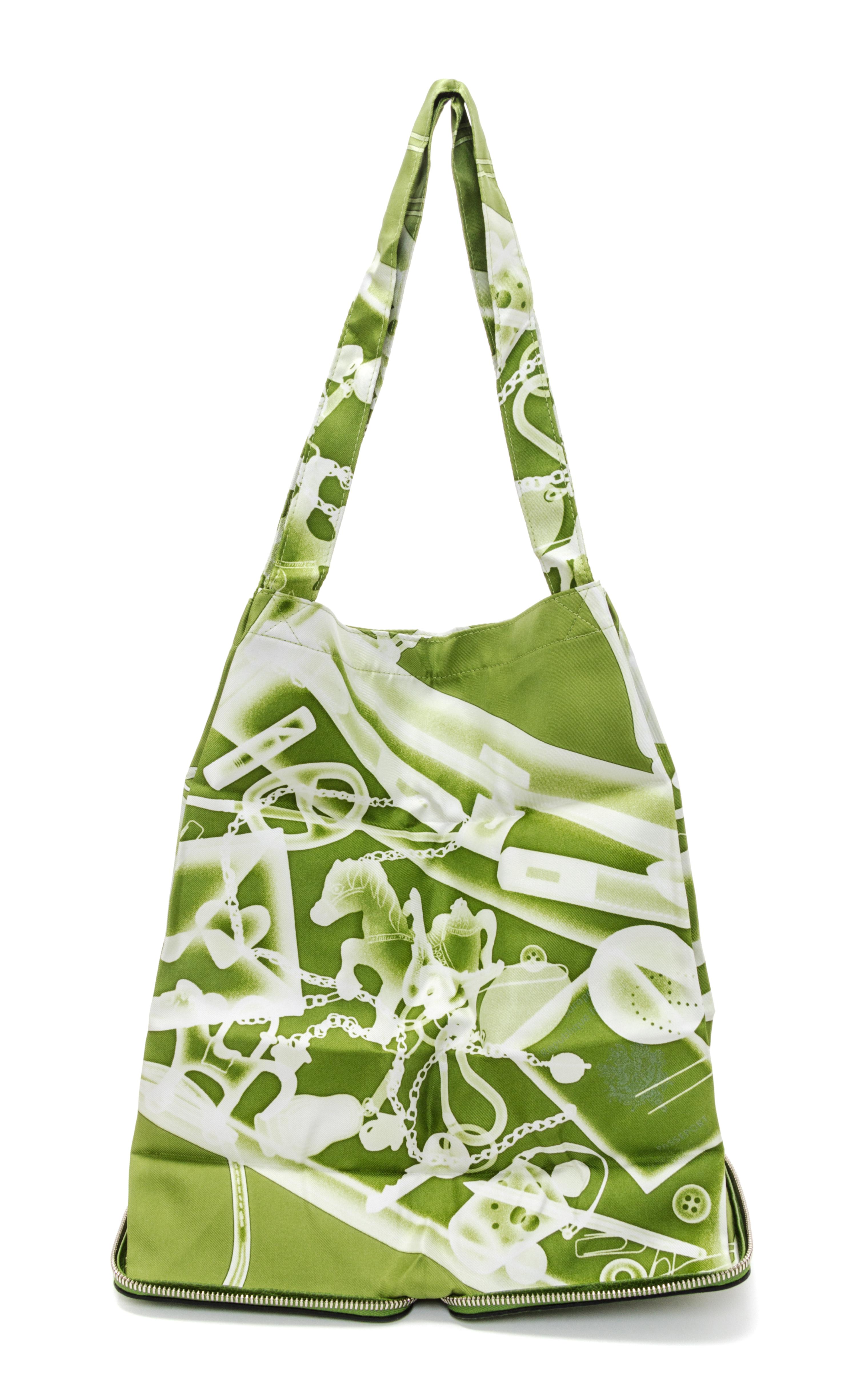 An Hermes Vert Togo Silky Pop Tote, 12" x 11" x 5".