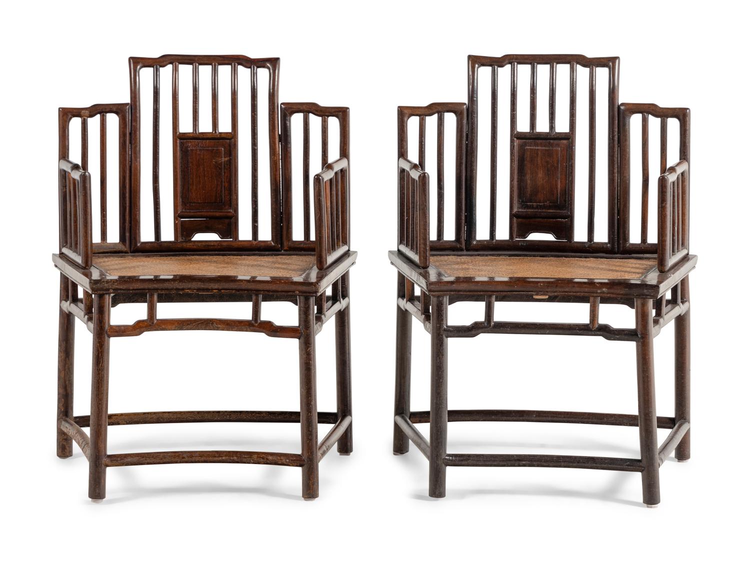 A Pair of Chinese Lacquered Jichimu Wood Chairs 雞翅木加漆椅子一對
