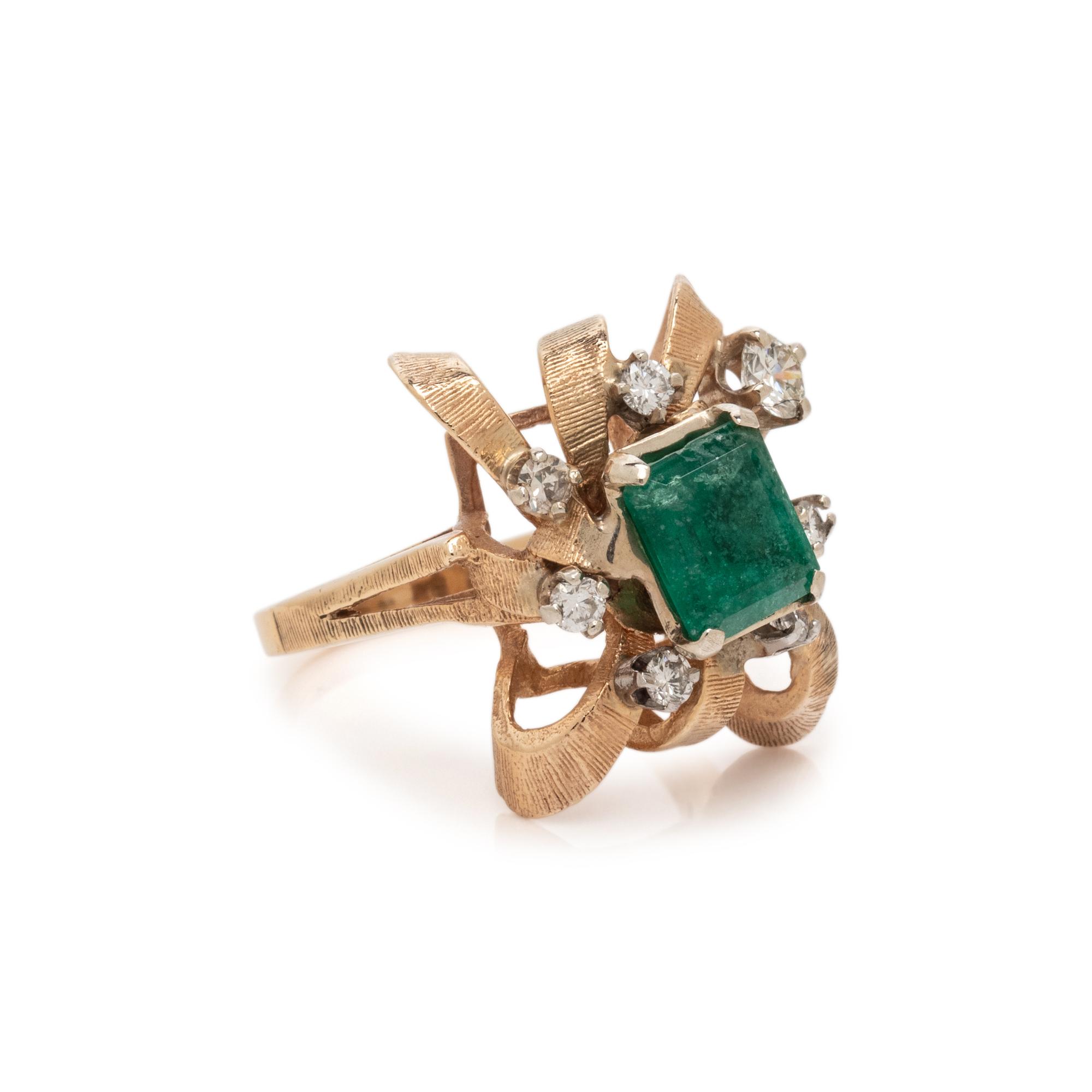 EMERALD AND DIAMOND RING