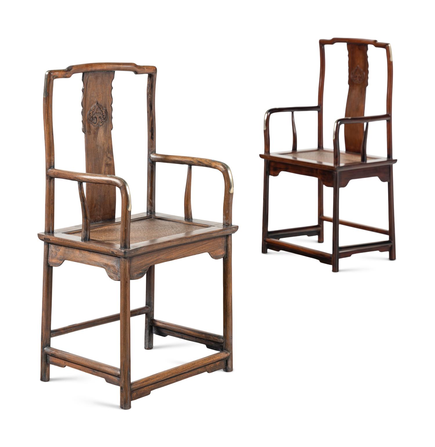 A Pair of Chinese Huanghuali and Hardwood Official's Hat Chairs, Nanguanmaoyi , 20th Century 近代改裝 南官帽椅一對