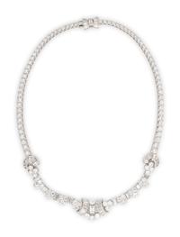 DIAMOND AND PLATINUM NECKLACE