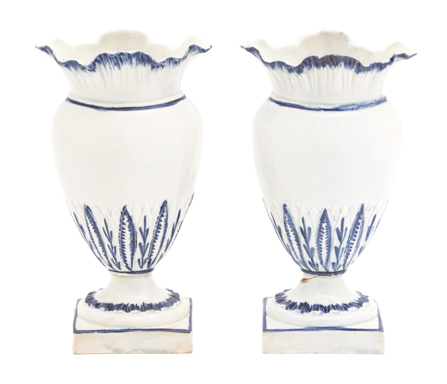 A Pair of English Caughley Soft Paste Porcelain Urns Height 5 7/8 inches. — 18TH CENTURY