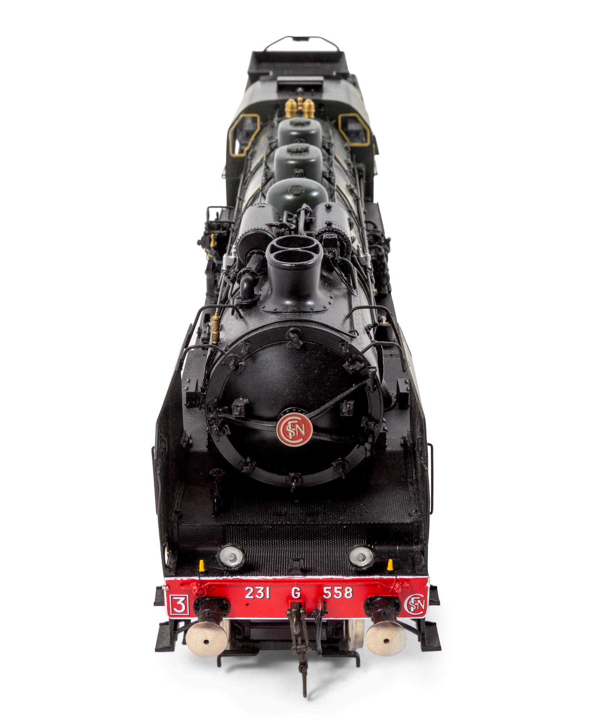 A Fulgurex Polychrome O-Gauge S.N.C.F 4-6-2 Locomotive and Tender