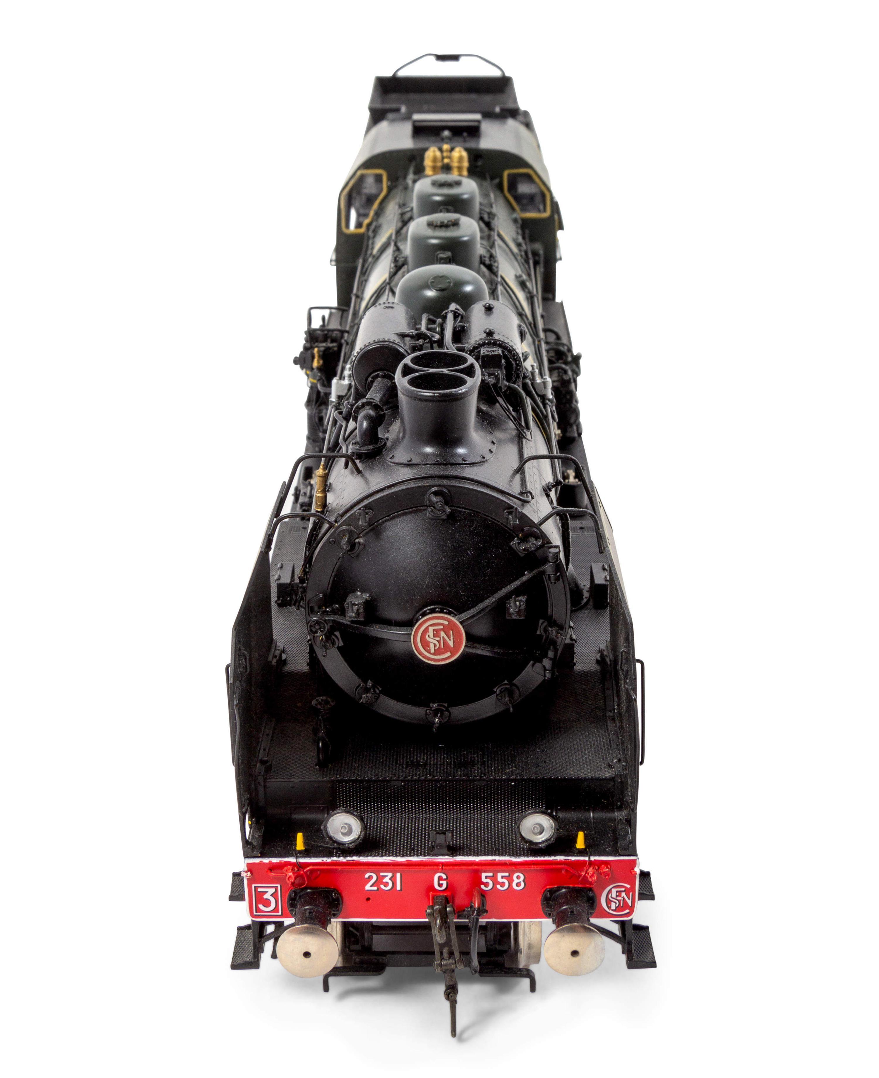 A Fulgurex Polychrome O-Gauge S.N.C.F 4-6-2 Locomotive and Tender
