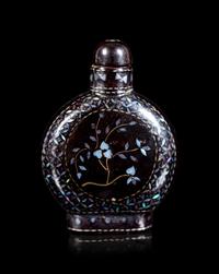 A Lac Burguaté Snuff Bottle