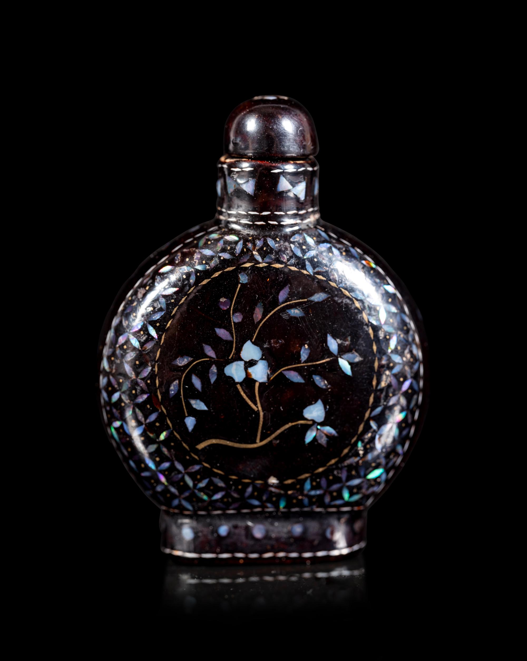 A Lac Burguaté Snuff Bottle