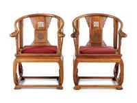 A Pair of Chinese Continuous Armchairs, Possibly Huanghuali, 20th Century 近代 或为黄花梨 圈椅一對