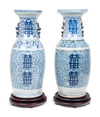 A Pair of Chinese Blue and White Porcelain Vases