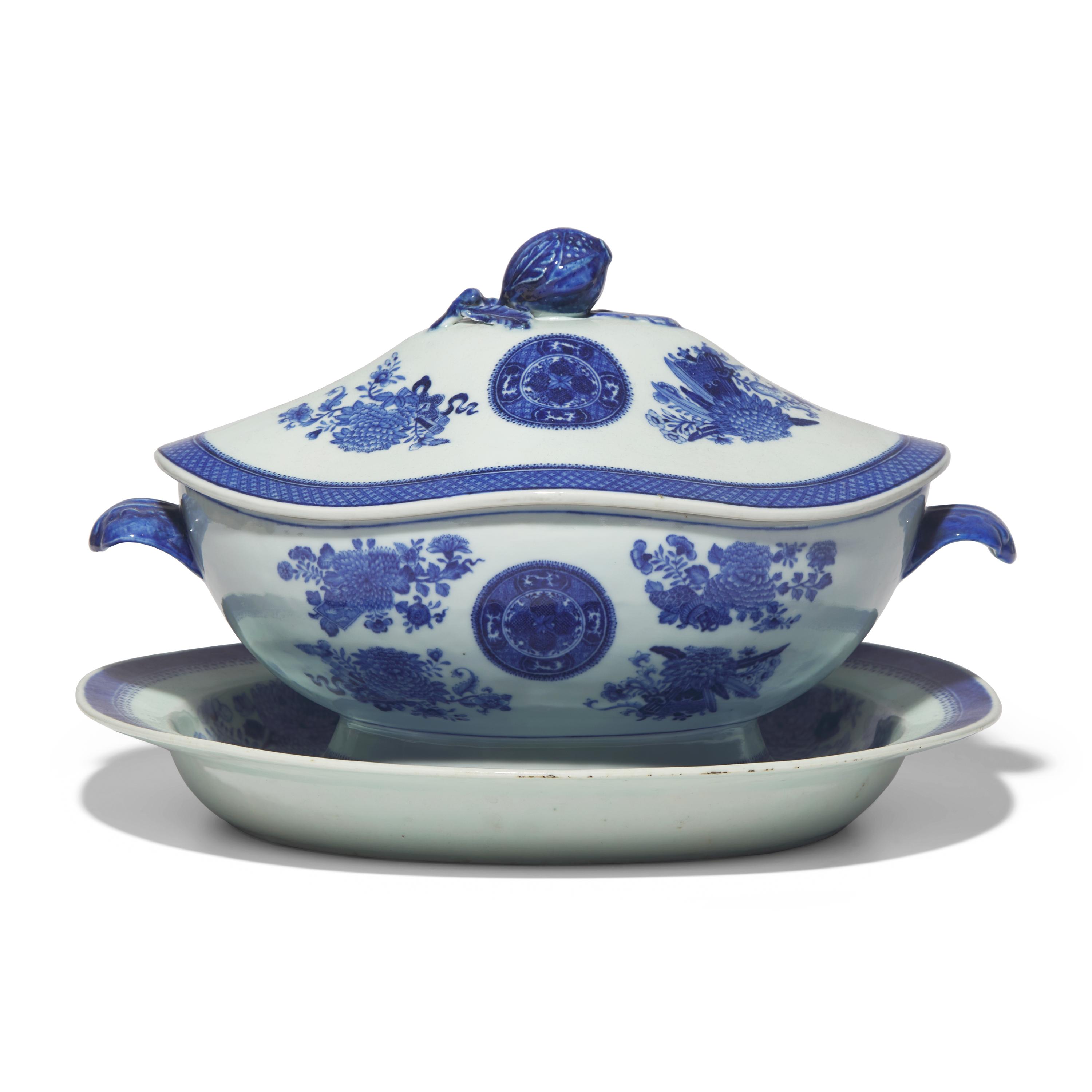 A Chinese Export Porcelain Blue Fitzhugh Covered Tureen and Stand
