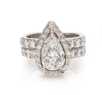 An 18 Karat White Gold and Diamond Ring, 6.40 dwts.