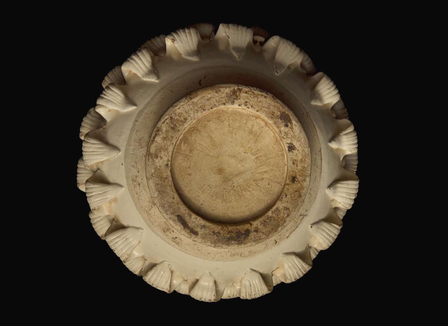 A rare Cizhou-type "Peony" jar, Probably Northern Song dynasty, 12th century 磁州窯系牡丹罐 或北宋 十二世紀