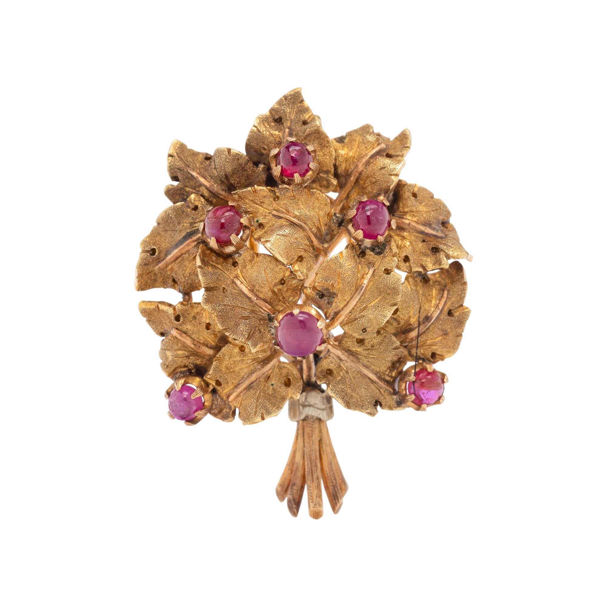BUCCELLATI, TRICOLOR GOLD AND RUBY BROOCH