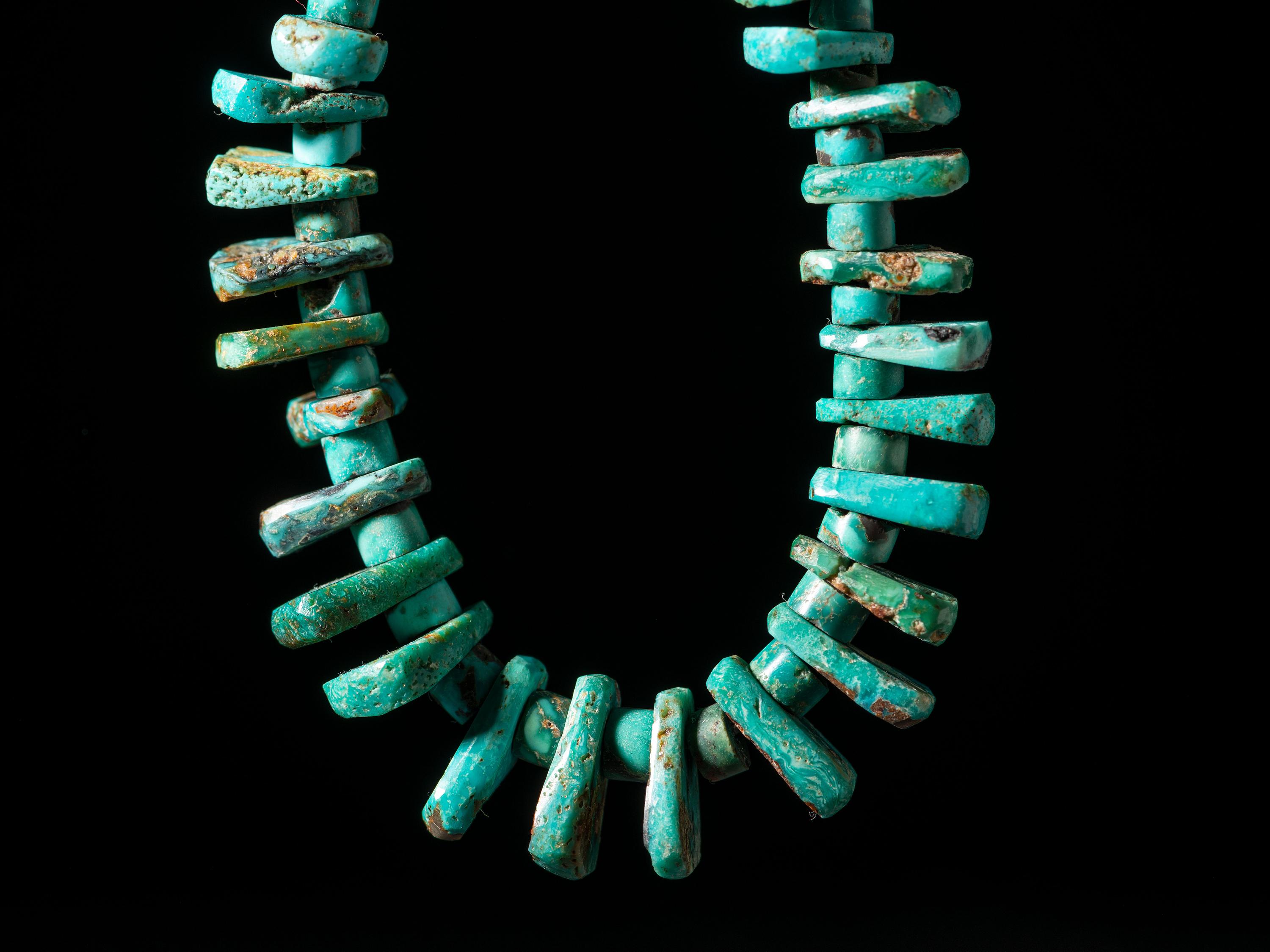 Pueblo Single-strand Turquoise Tab Necklace