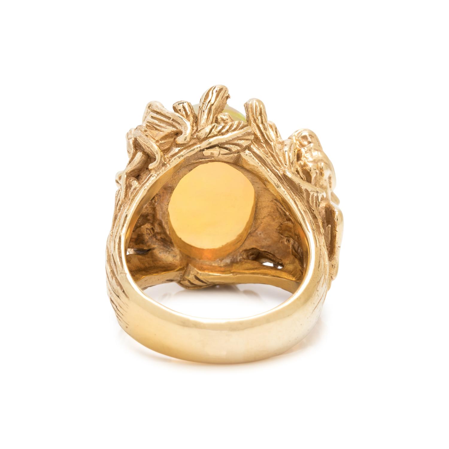 YELLOW GOLD AND OPAL RING
