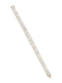 EMERALD CUT DIAMOND LINE BRACELET