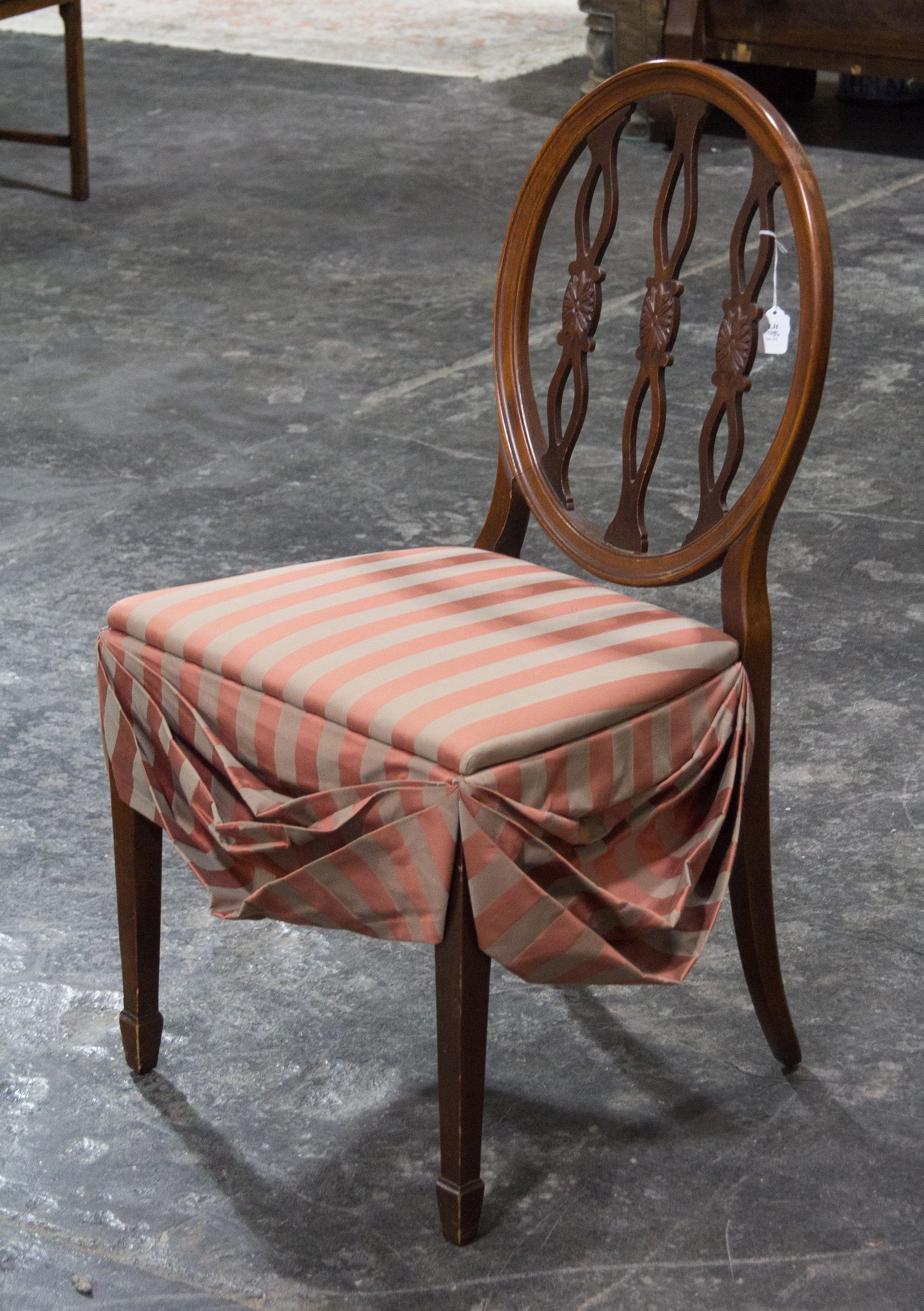 An American Mahogany Dining Room Suite Height of table 62 1/4 x width 29 x depth 42 inches. — 20TH CENTURY