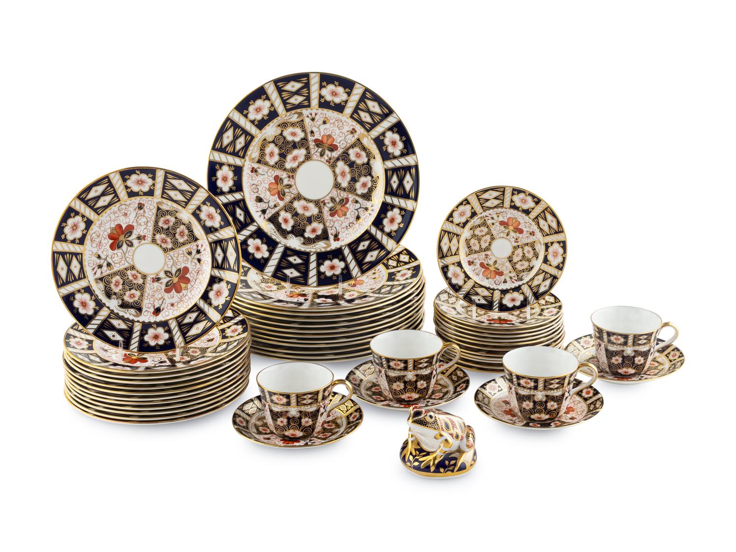 A Royal Crown Derby Porcelain Dinner Service