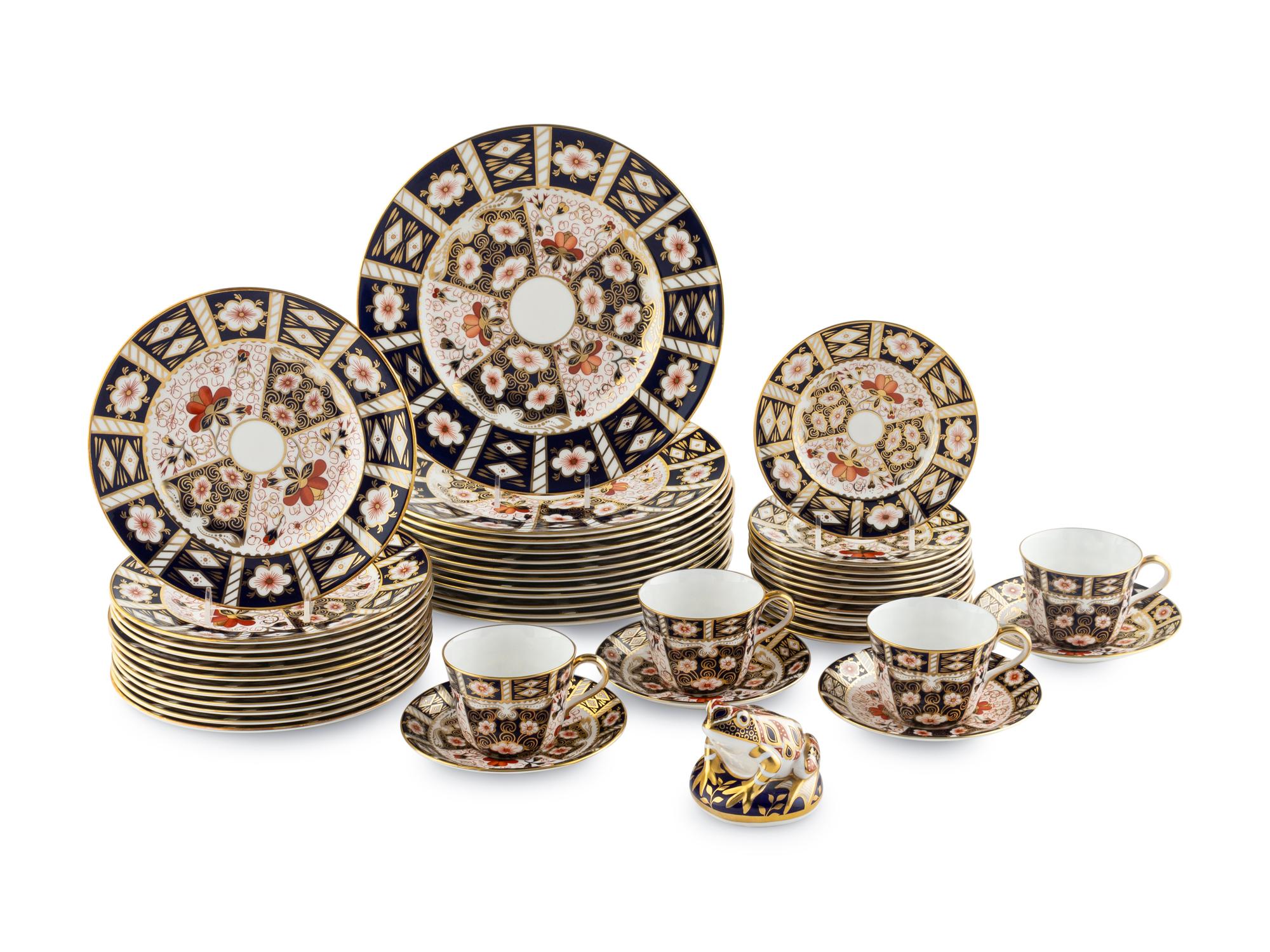 A Royal Crown Derby Porcelain Dinner Service