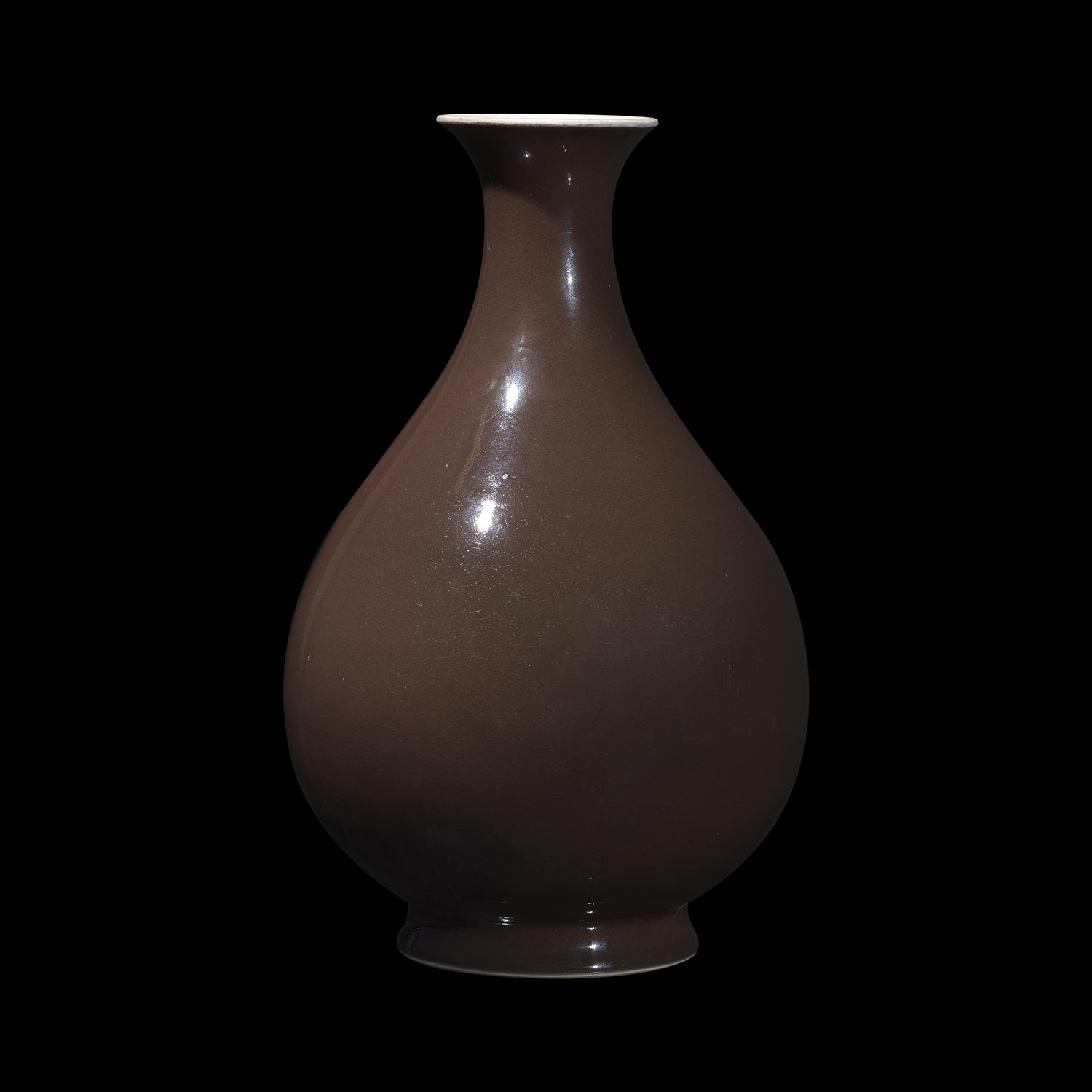 A Chinese Copper Red Glazed Vase, Yuhuchunping, Daoguang Mark and of the Period 清道光 釉裡紅玉壺春瓶