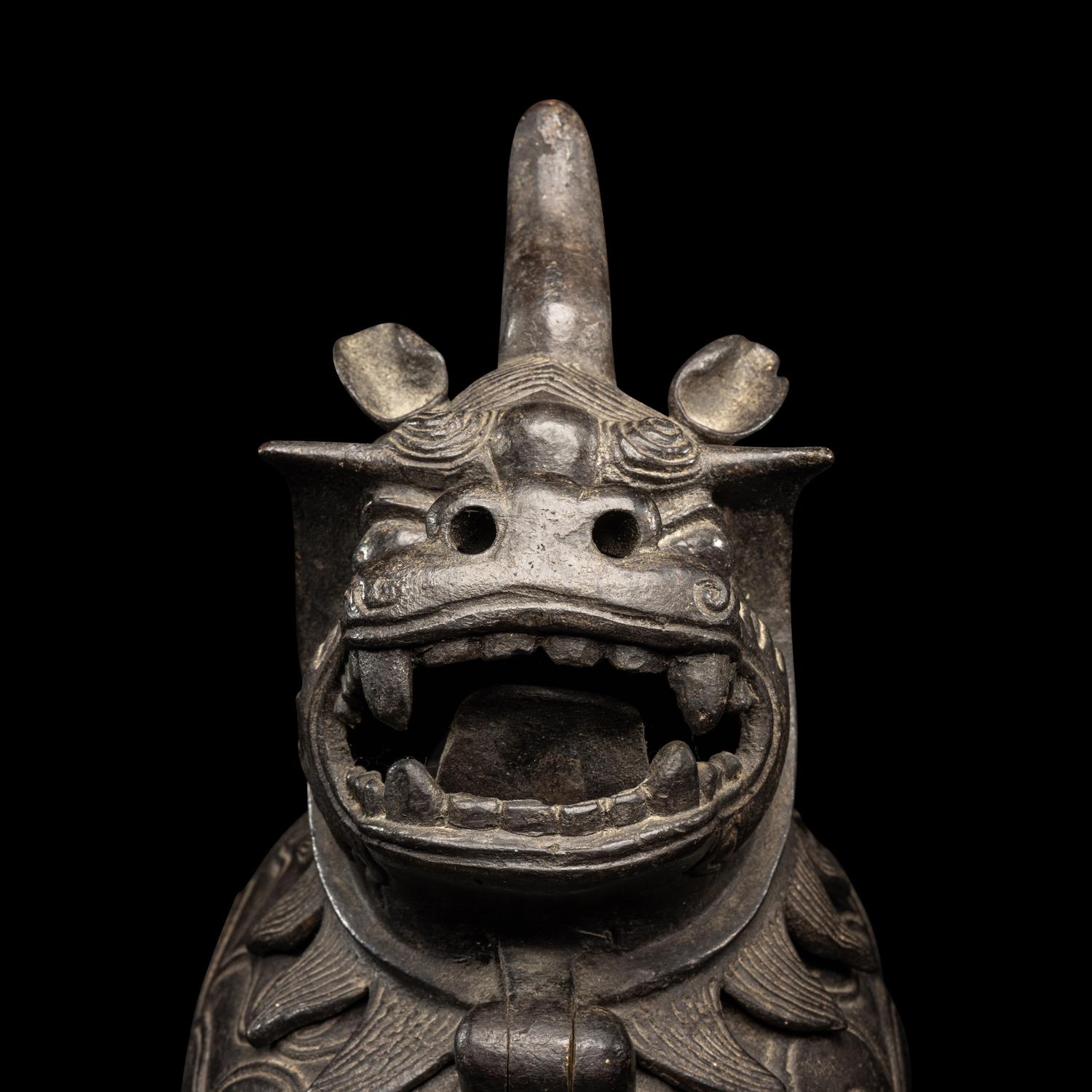 A Chinese Ming Style Patinated Bronze Luduan -Form Incense Burner 明式铜甪端爐