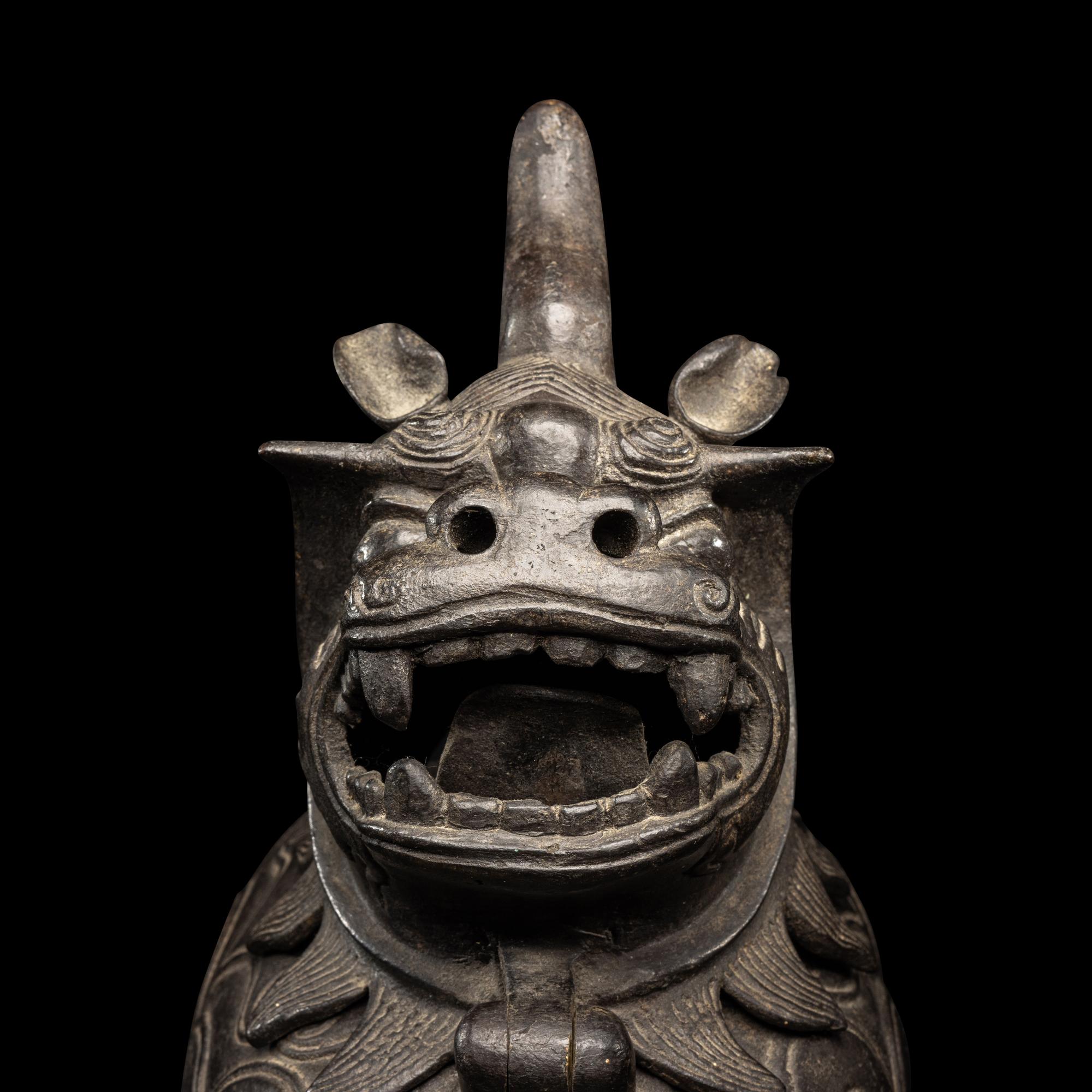 A Chinese Ming Style Patinated Bronze Luduan -Form Incense Burner 明式铜甪端爐