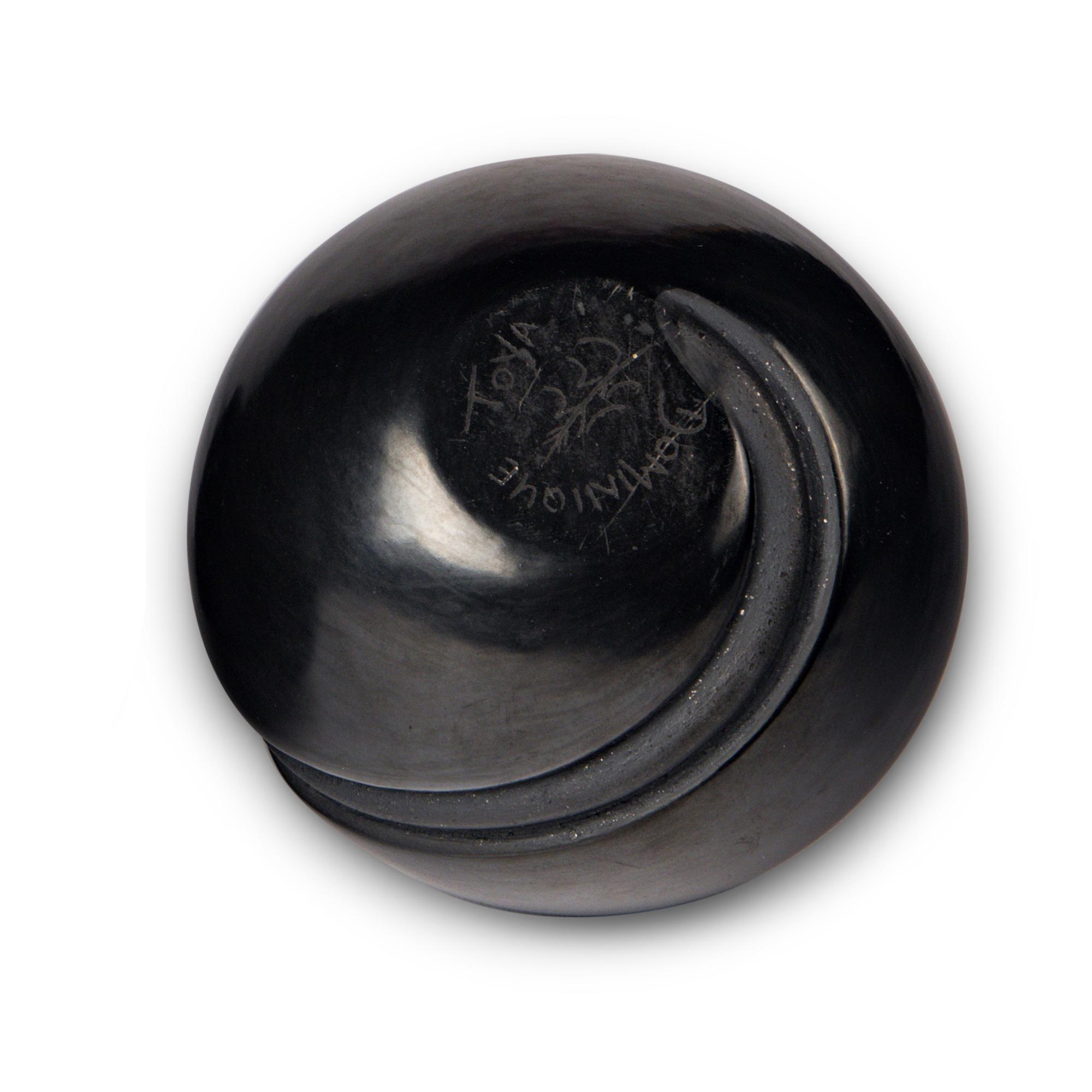 Dominique Toya (Jemez, 1971-2023) — Blackware Pottery Vase