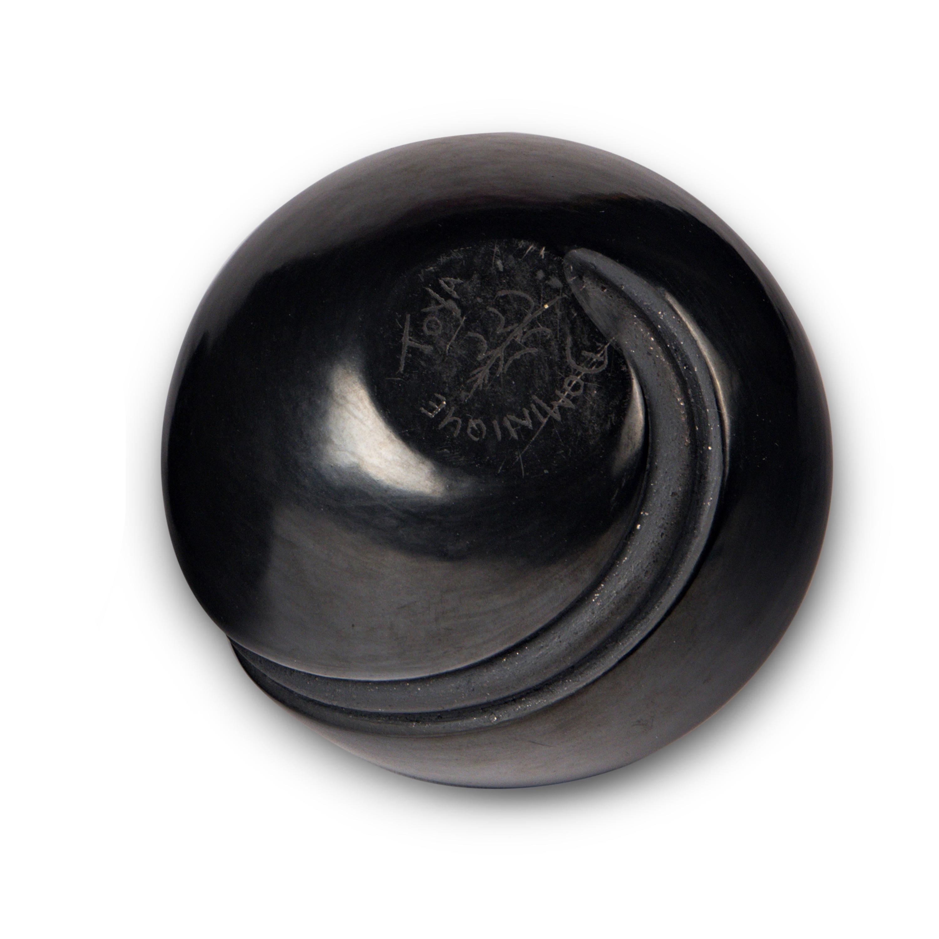 Dominique Toya (Jemez, 1971-2023) — Blackware Pottery Vase