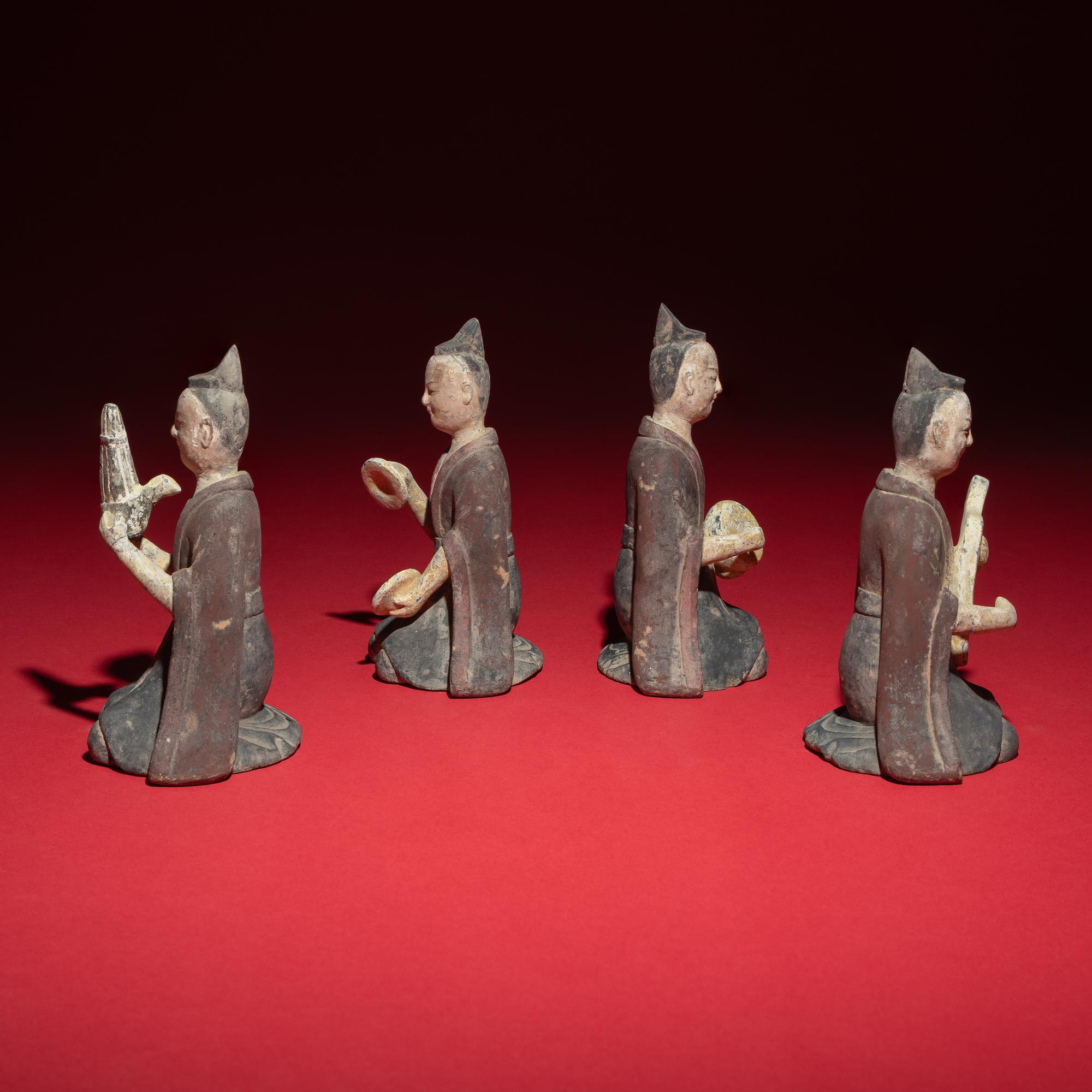 Four Chinese Painted Pottery Musicians, Northern Wei-Northern Qi Dynasty — 北魏晚期-北齊 灰陶彩繪伎樂俑一組四件