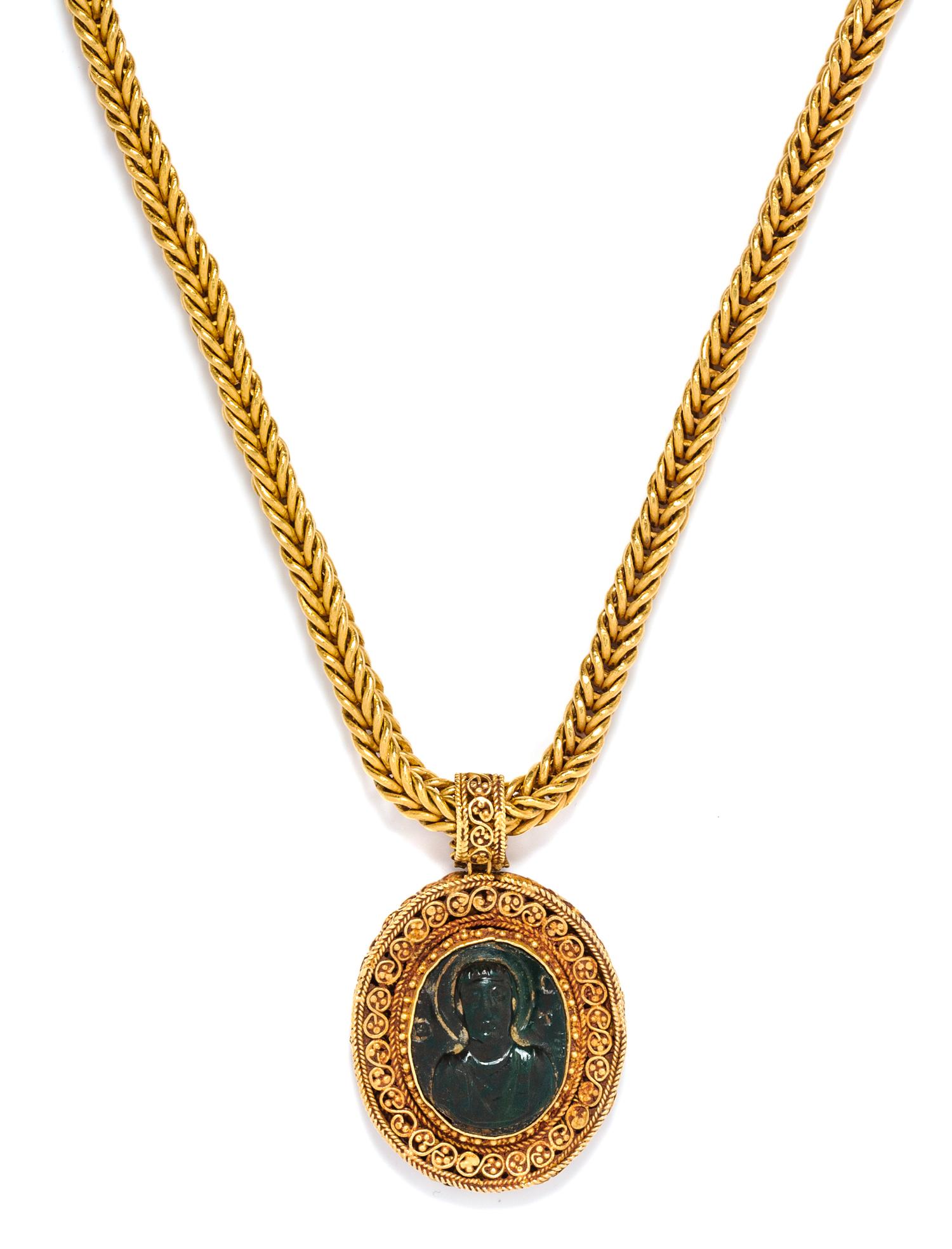 A High Karat Yellow Gold and Bloodstone Cameo Pendant Necklace, 60.30 dwts.