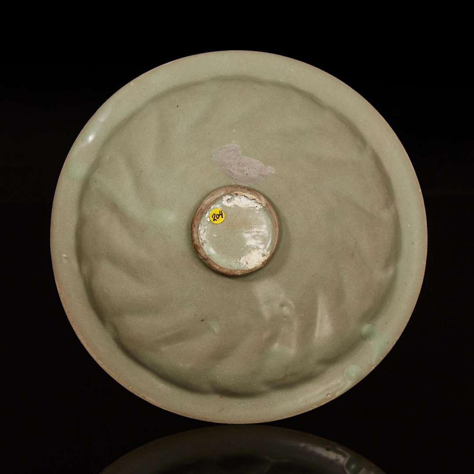 A Korean fluted celadon-glazed bowl 高麗青瓷螺旋紋盌 Goryeo dynasty, 14th century ?? ????