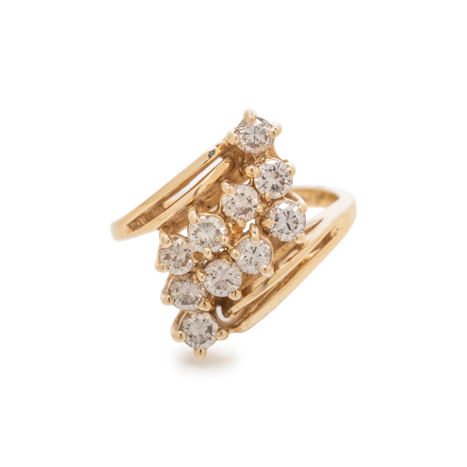 YELLOW GOLD AND DIAMOND RING
