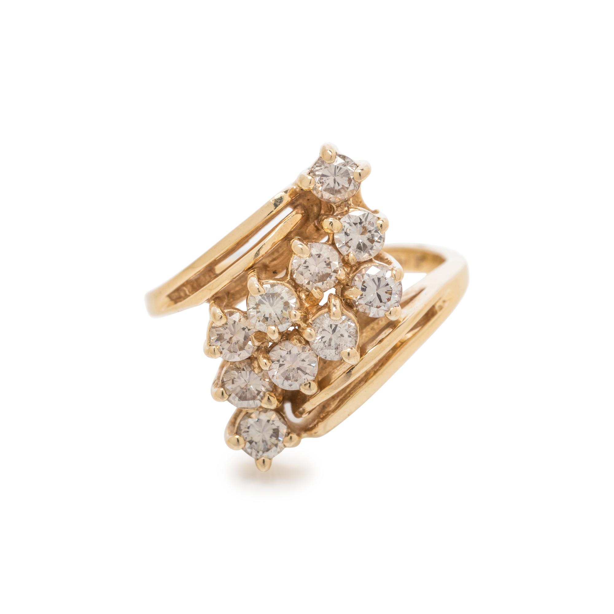 YELLOW GOLD AND DIAMOND RING