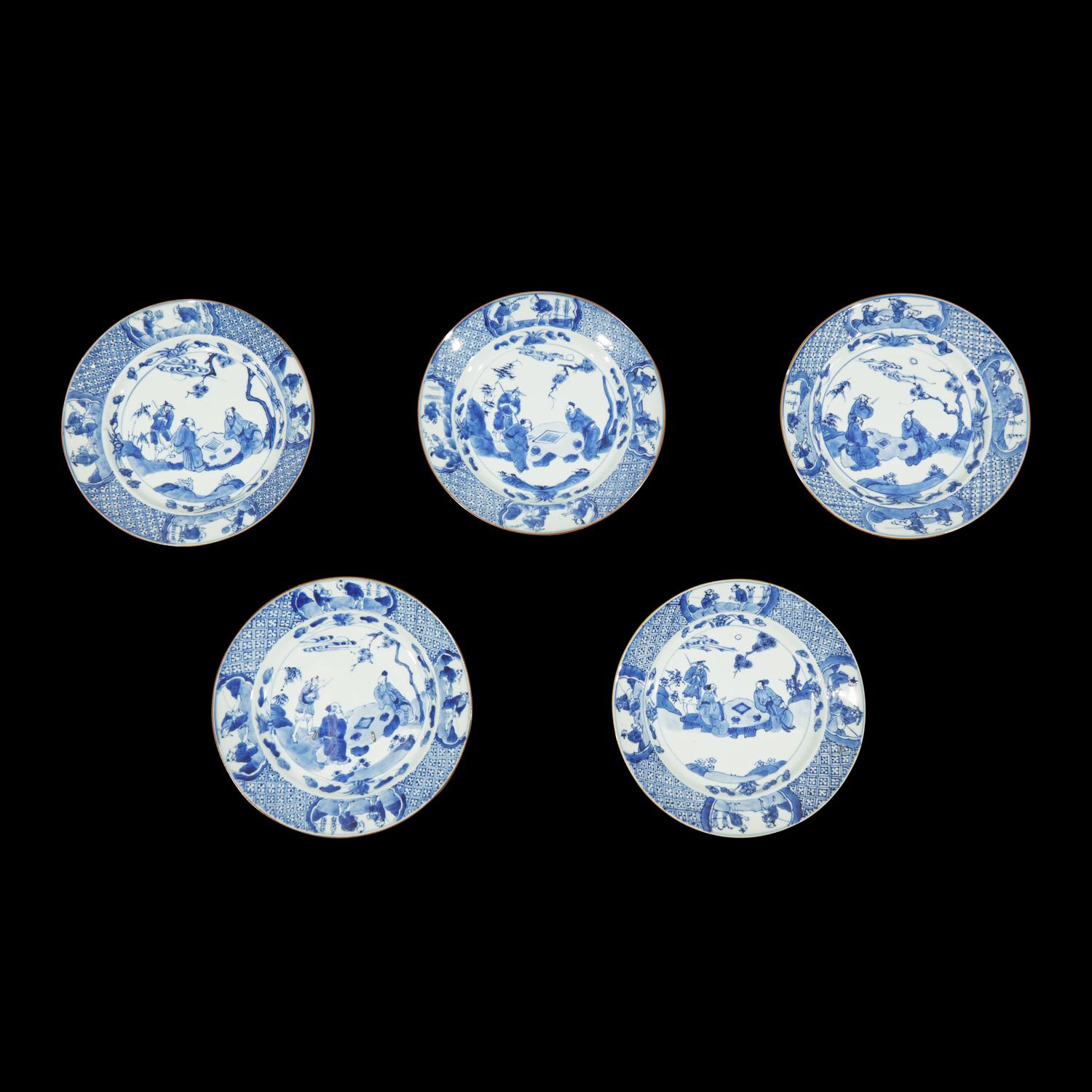 Eleven Chinese Blue and White 'Chess Players' Porcelain Plates, Kangxi Period 清康熙 青花外銷對弈圖賞盤十一件