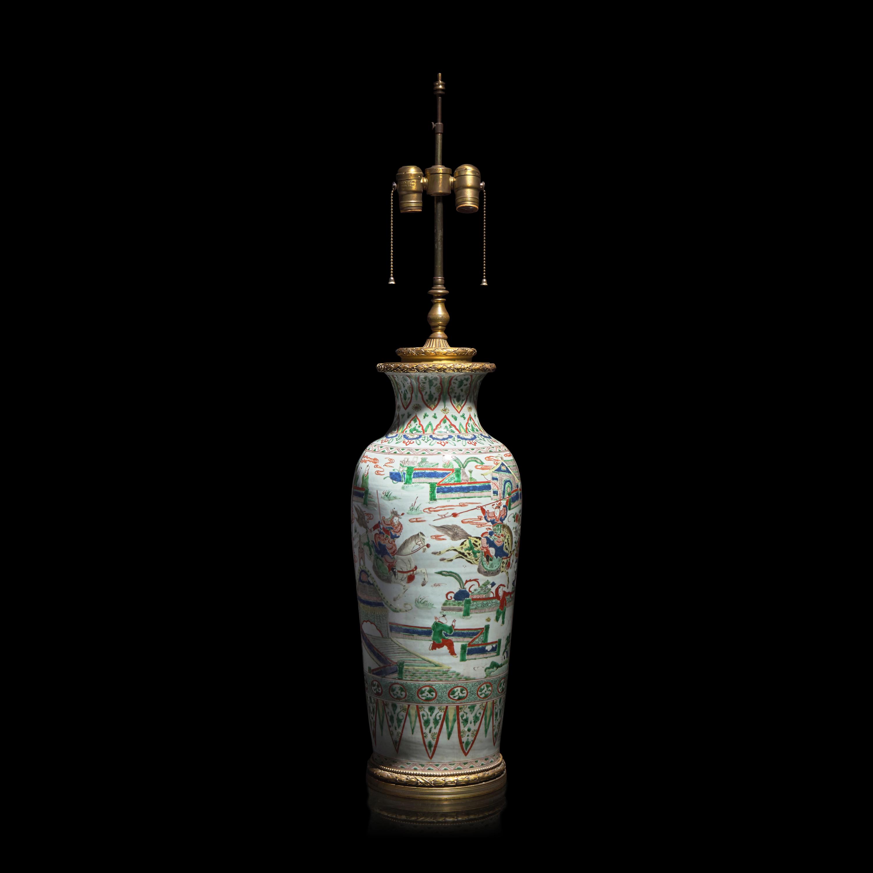 A Large Chinese Famille Verte Vase, Kangxi Period — 清康熙 五彩刀馬圖棒槌瓶