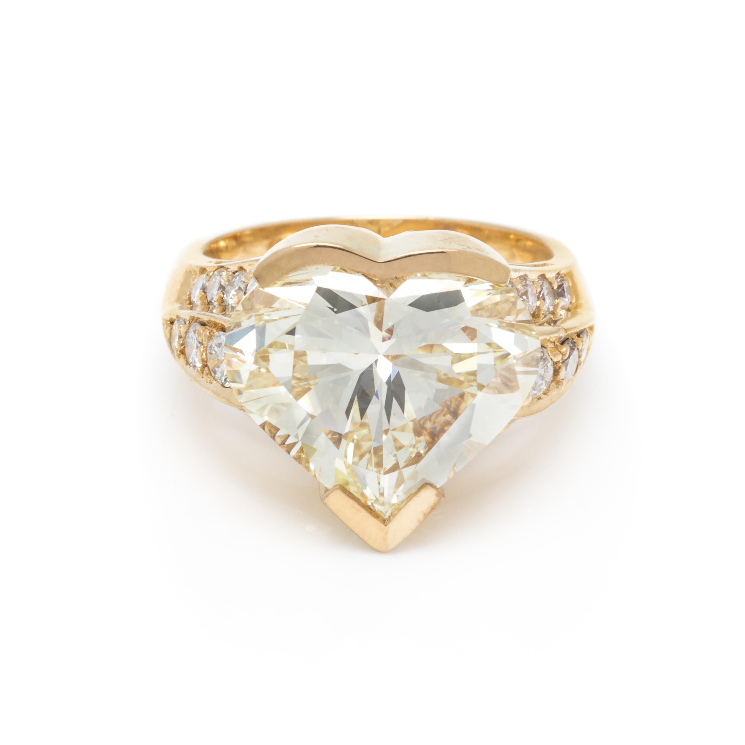 DIAMOND RING