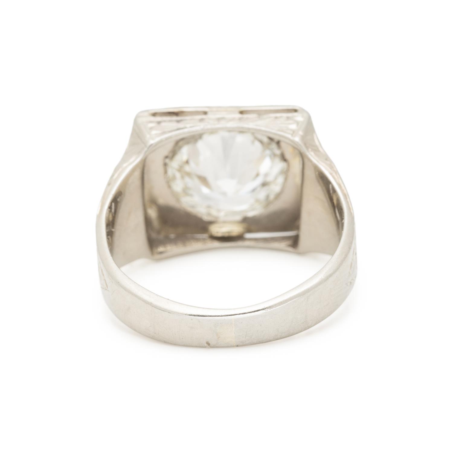 DIAMOND AND WHITE GOLD RING