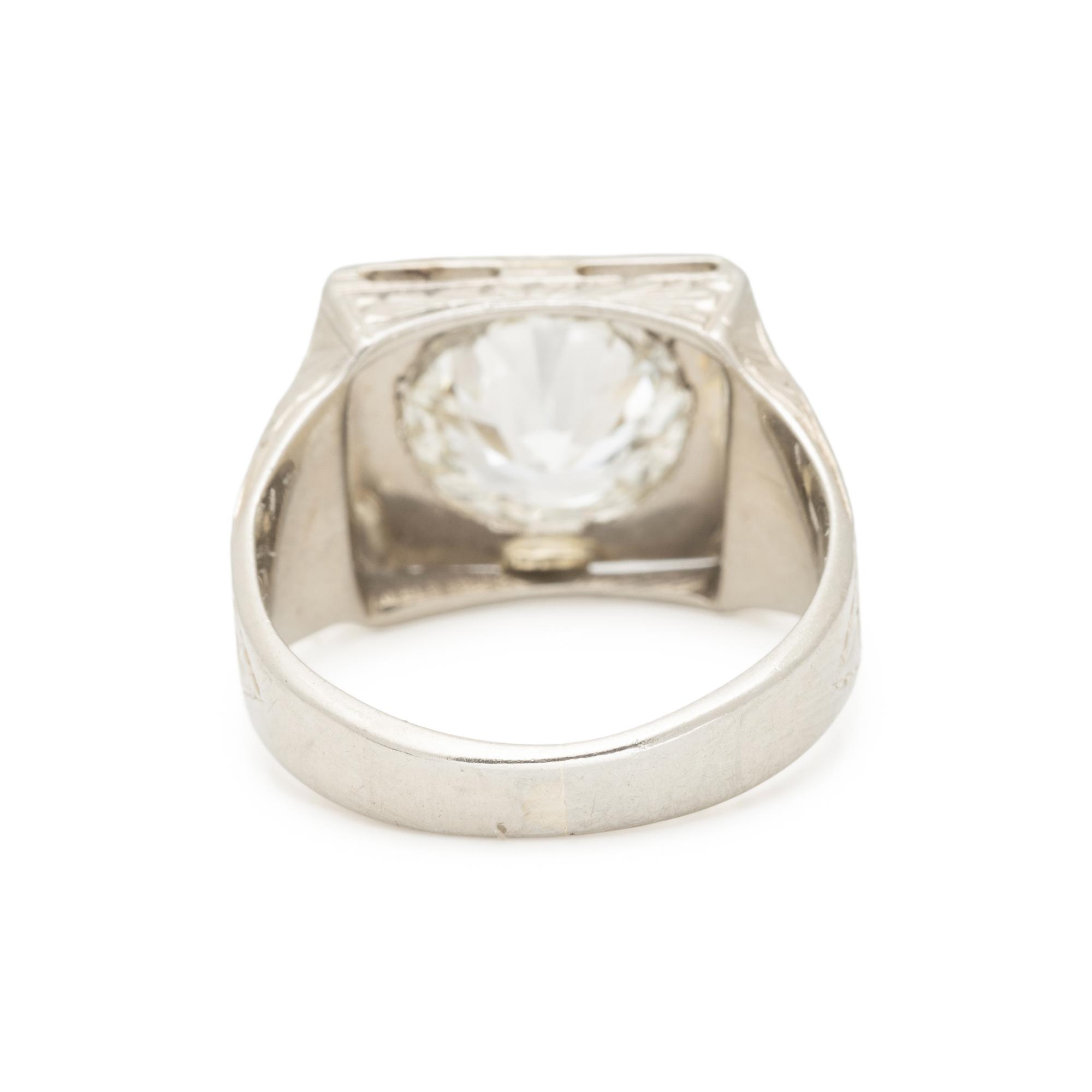 DIAMOND AND WHITE GOLD RING