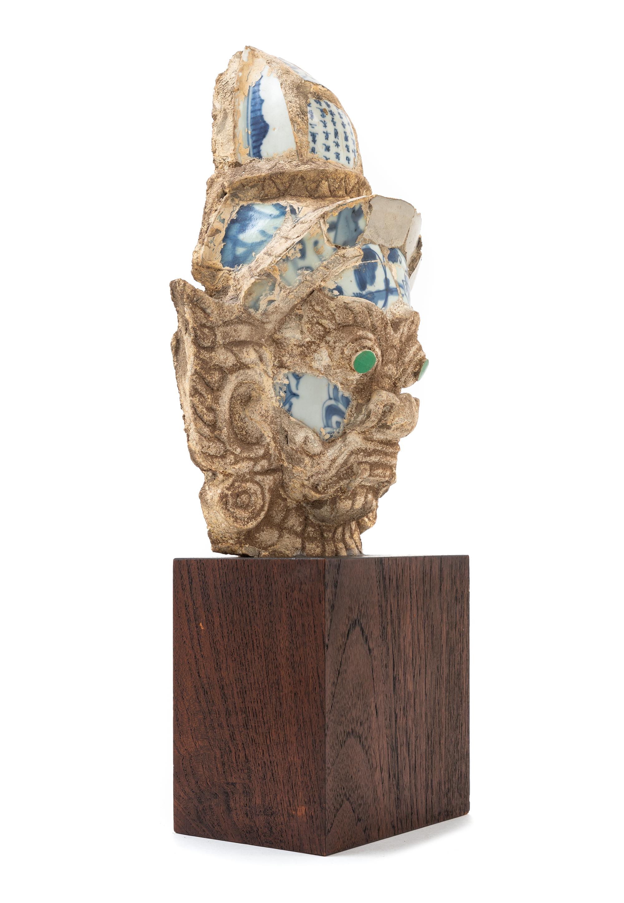 A Chinese Blue and White Porcelain Inset Head of a Warrior