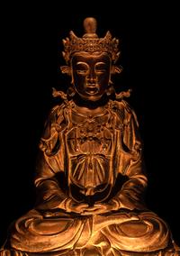 A Bronze Figure of Seated Guanyin