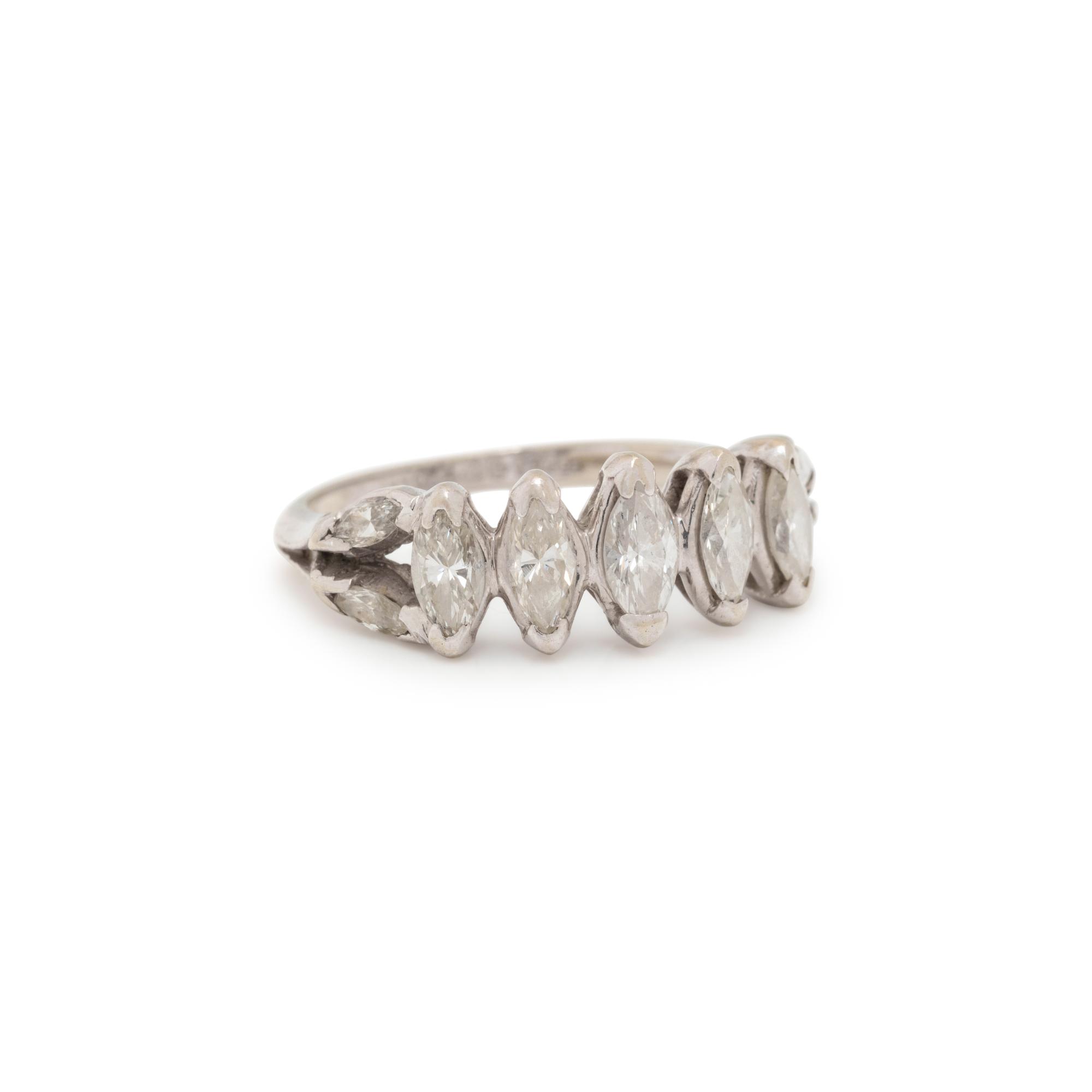 WHITE GOLD AND DIAMOND RING