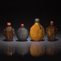 Four Chinese Snuff Bottles, Primarily 19th Century — 清晚期 鼻烟壺四支