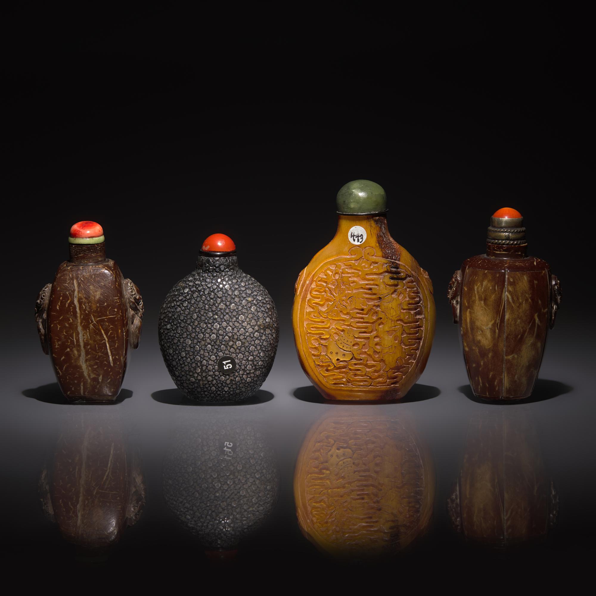 Four Chinese Snuff Bottles, Primarily 19th Century — 清晚期 鼻烟壺四支