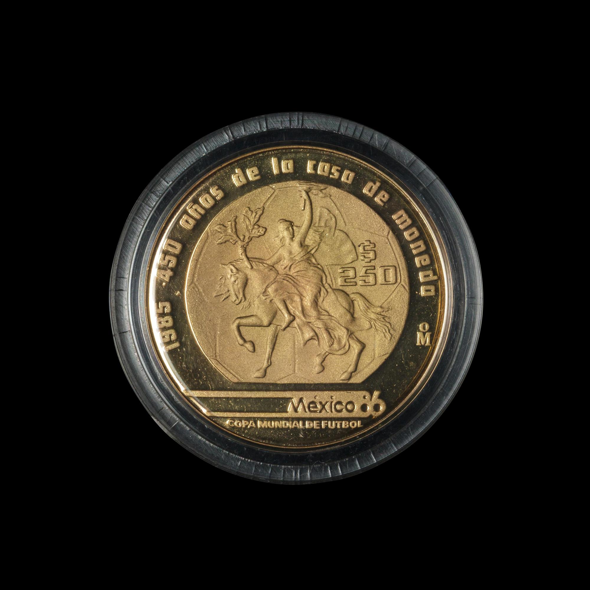 [MEXICO] A 1986 World Cup Commemorative 250 Peso Gold Proof