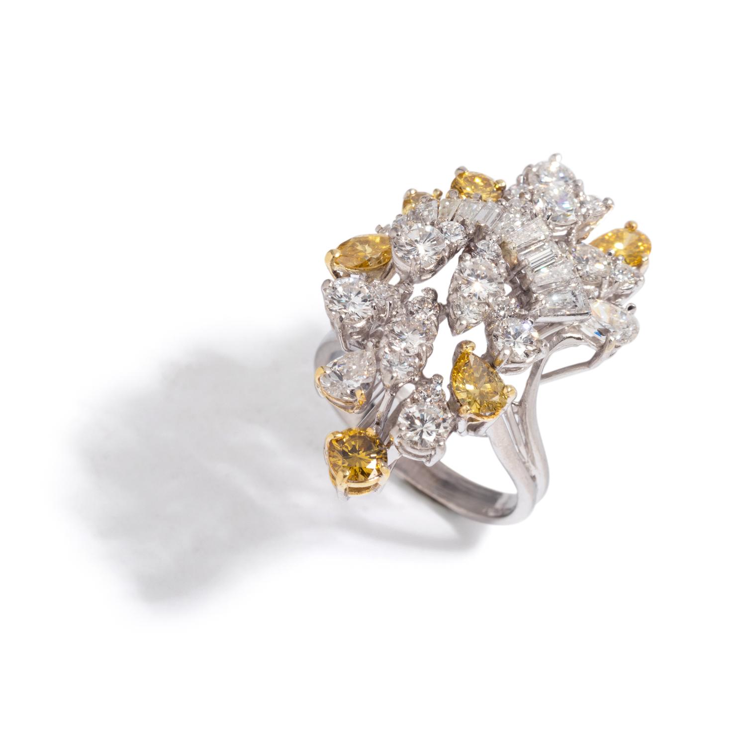 DIAMOND AND YELLOW DIAMOND RING