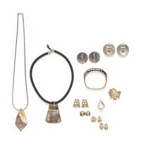 ELEVEN PIECES OF STERLING SILVER JEWELRY