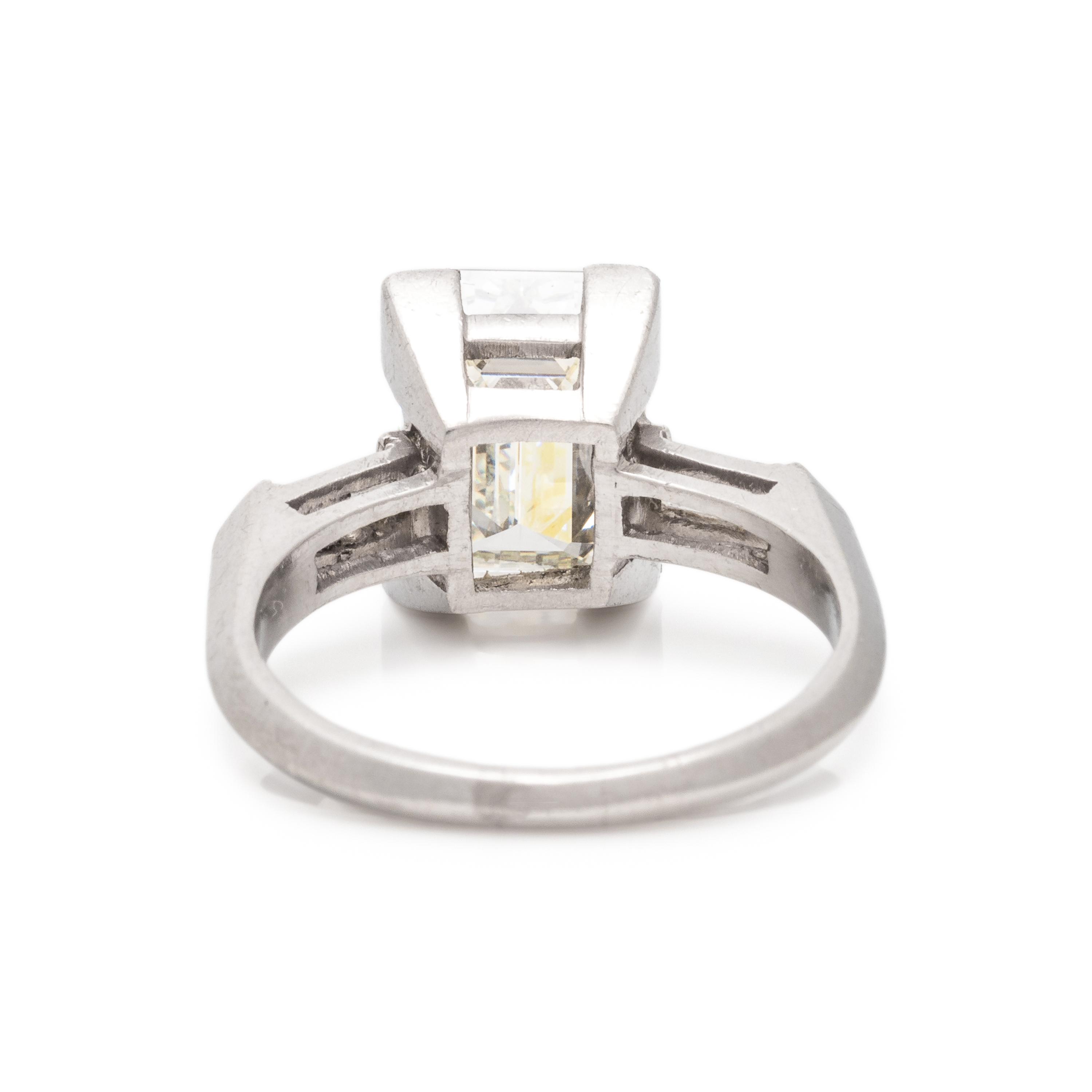 DIAMOND RING