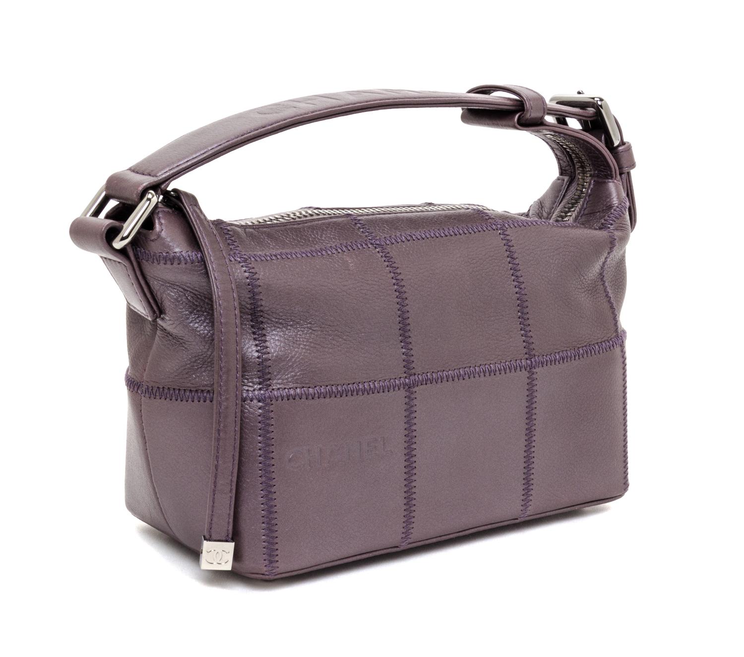 A Chanel Pewter Caviar Leather Handbag, 8.5" x 6" x 4".