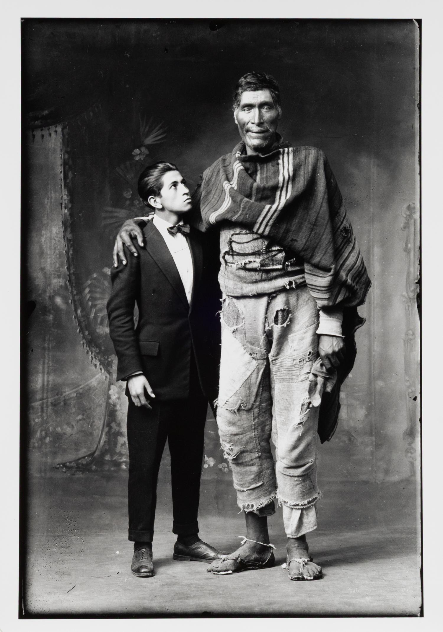 Victor Mendivil and the Llusco giant, Cuzco , 1925