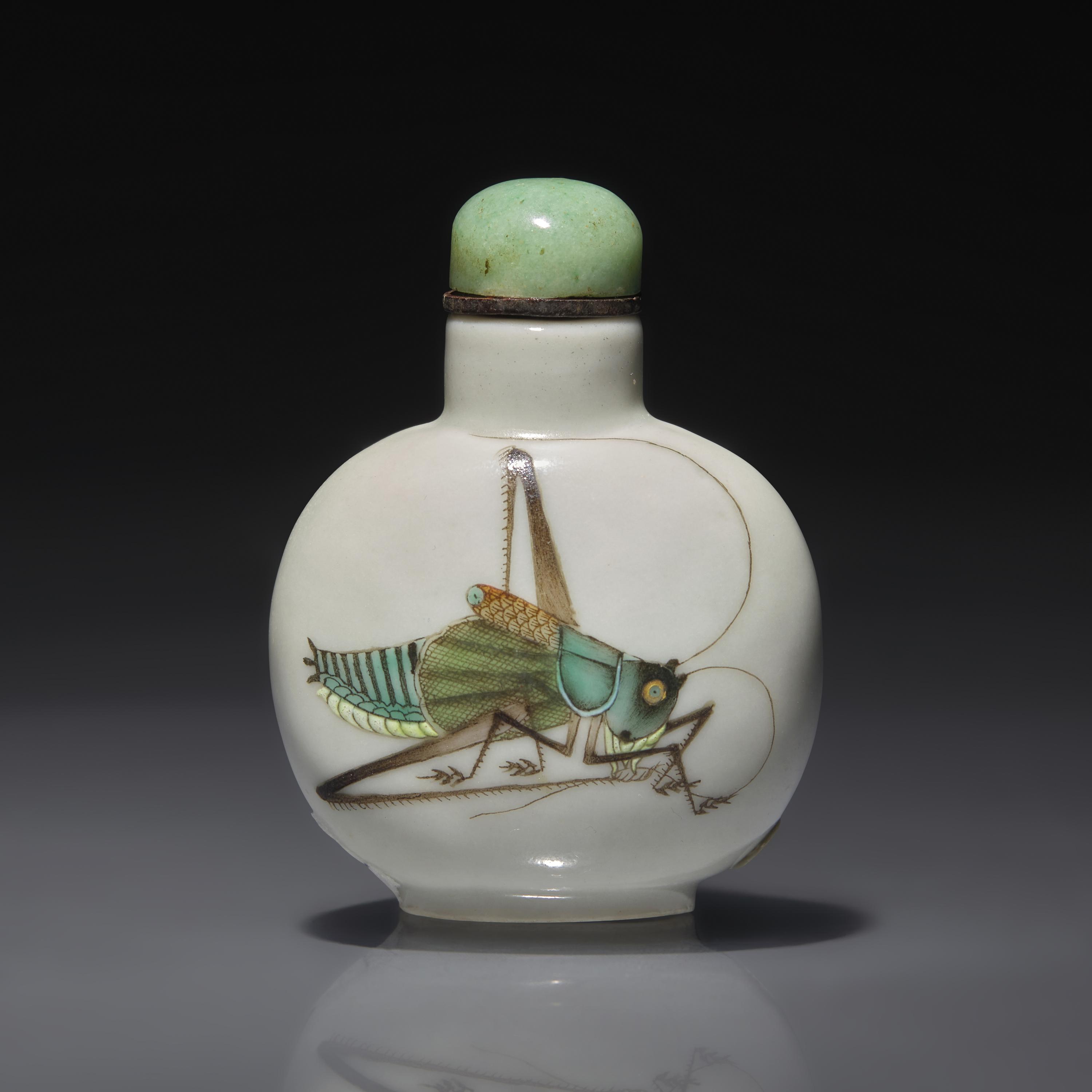 A Chinese Famille Rose Enameled "Crickets" Snuff Bottle, Qing Dynasty, Daoguang Period, Circa 1821-1850 — 1821-1850年 粉彩蟈蟈圖鼻煙壺